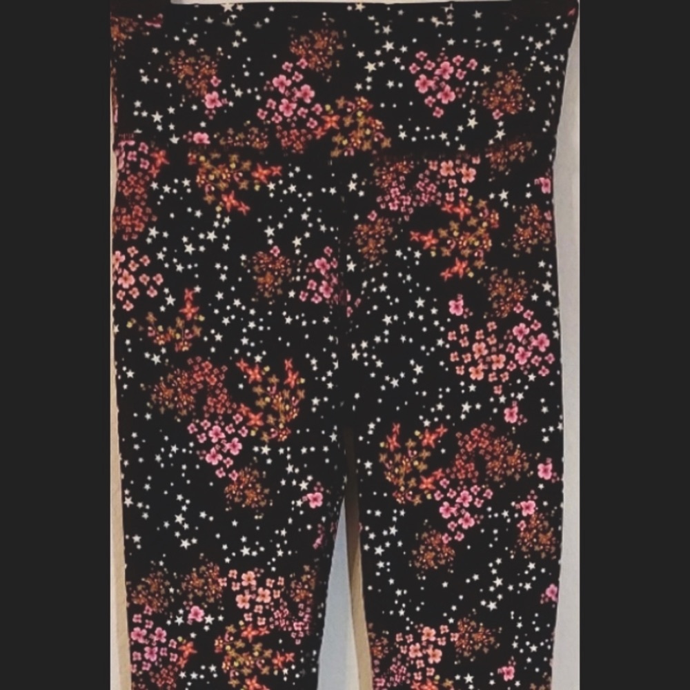 Victoria’s Secret Victoria Sport 7/8 Workout Leggings - Flowers & Stars Print-XS